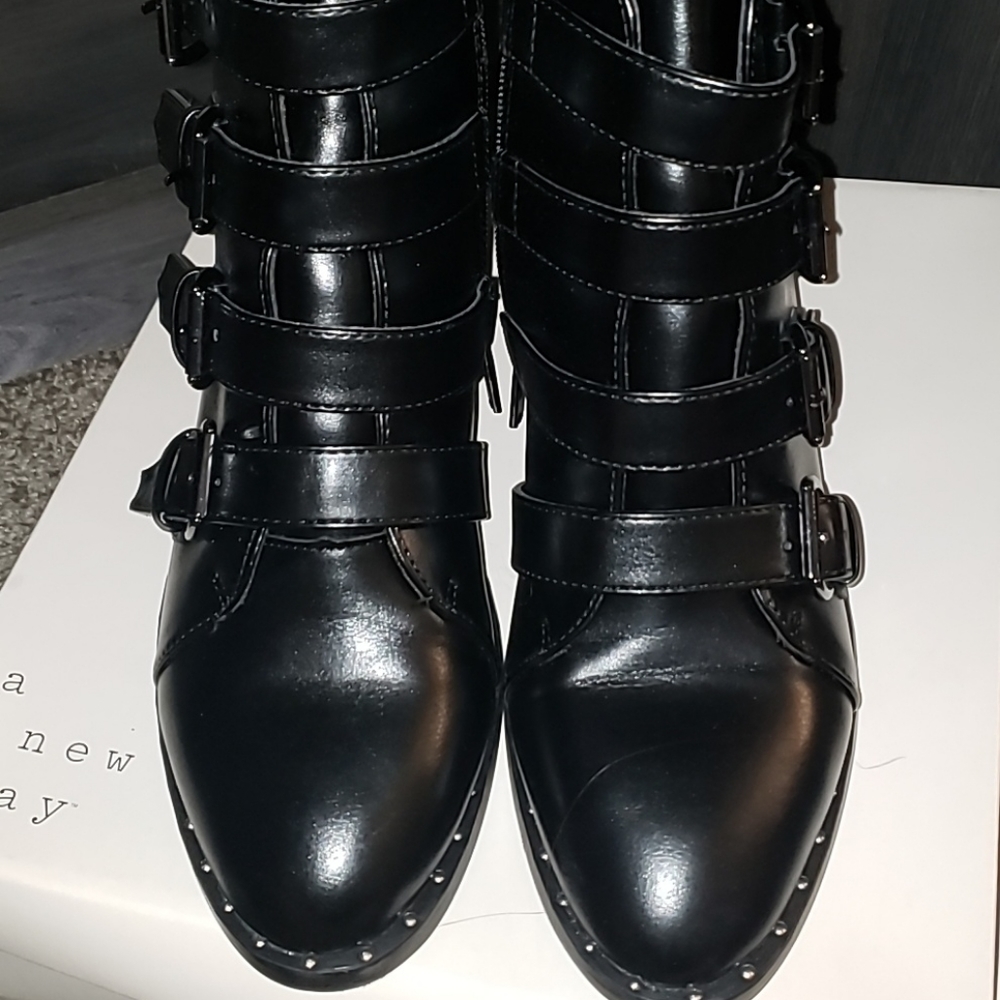 Booties - Picture 4 of 4